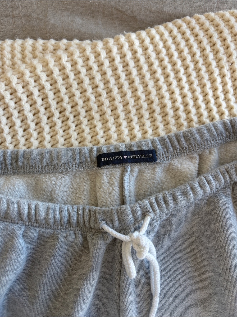 Brandy Melville Sweatpants with Drawstring Waist - Picture 4 of 4